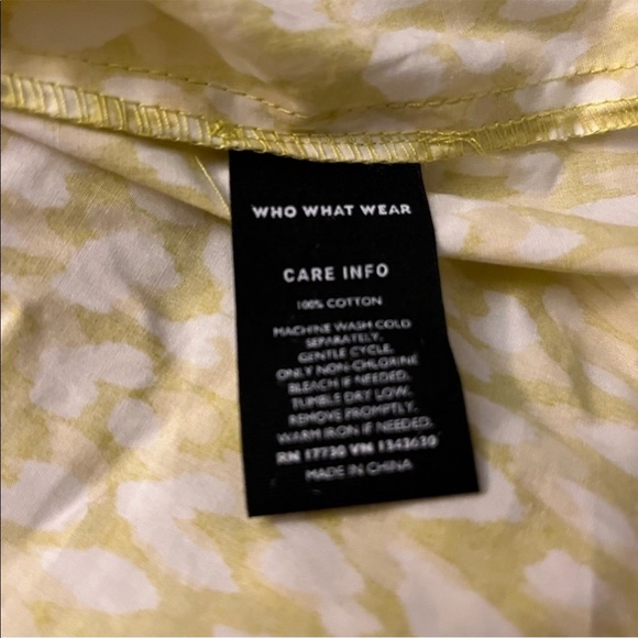 𝅺who what wear Puff Elbow Sleeve Shell Blouse yellow leopard print large nwot - Picture 3 of 4